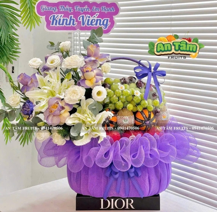 GIỎ TRÁI CÂY TONE TÍM KÍNH VIẾNG 