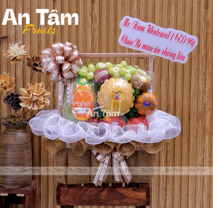 Giỏ trái cây chúc mừng đầy tháng bé 