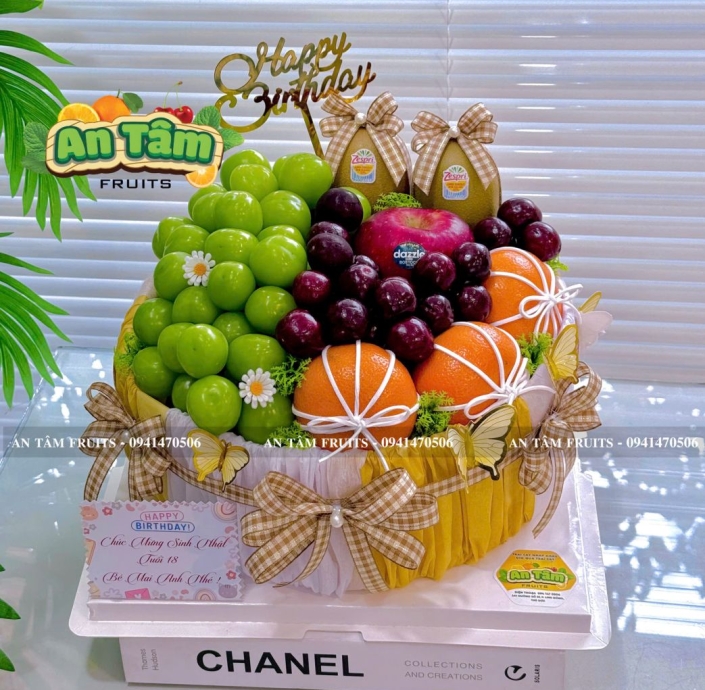 BÁNH KEM TRÁI CÂY TONE VÀNG SIZE LỚN