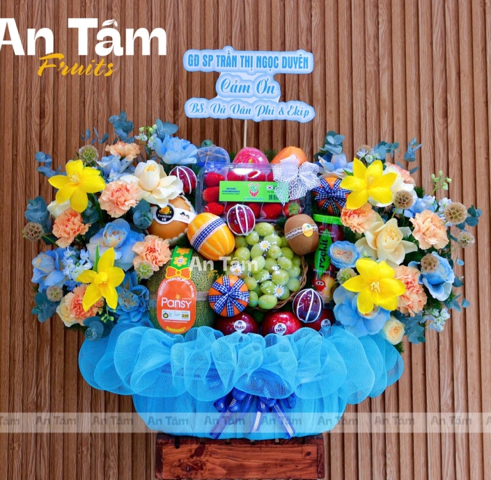 GIỎ TRÁI CÂY PHỐI HOA 2 BÊN HIỆN ĐẠI CẢM ƠN BÁC SĨ