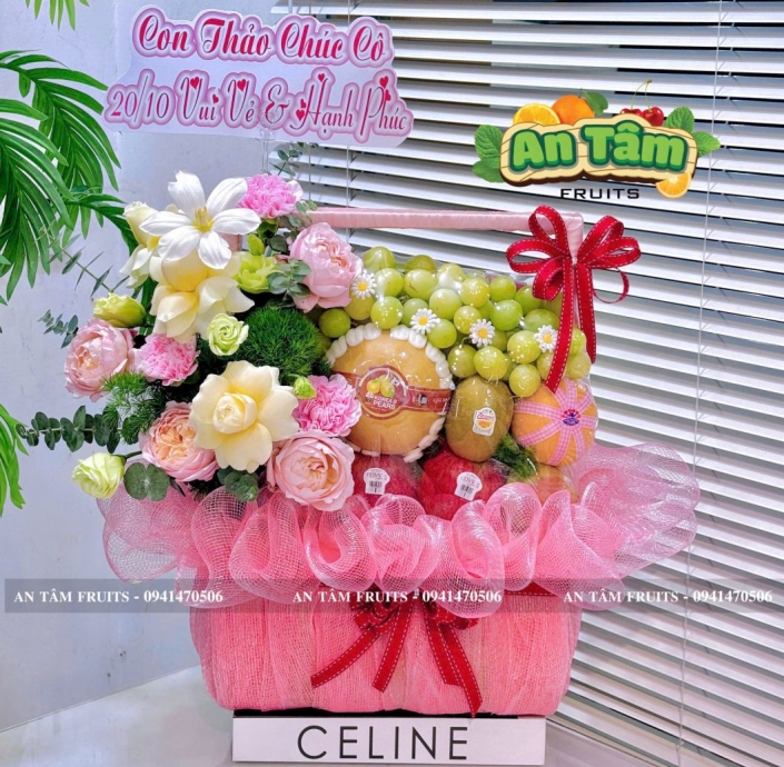 GIỎ TRÁI CÂY TONE HỒNG PHỐI HOA 20 THANG 10
