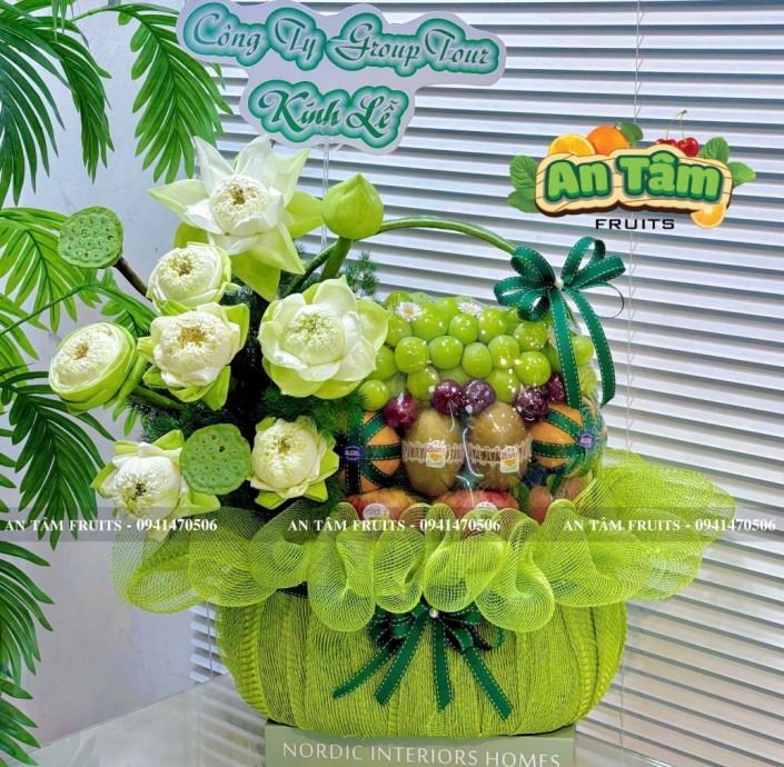 GIỎ TRÁI CÂY CÓ HOA SEN TONE XANH LÁ KÍNH LỄ 