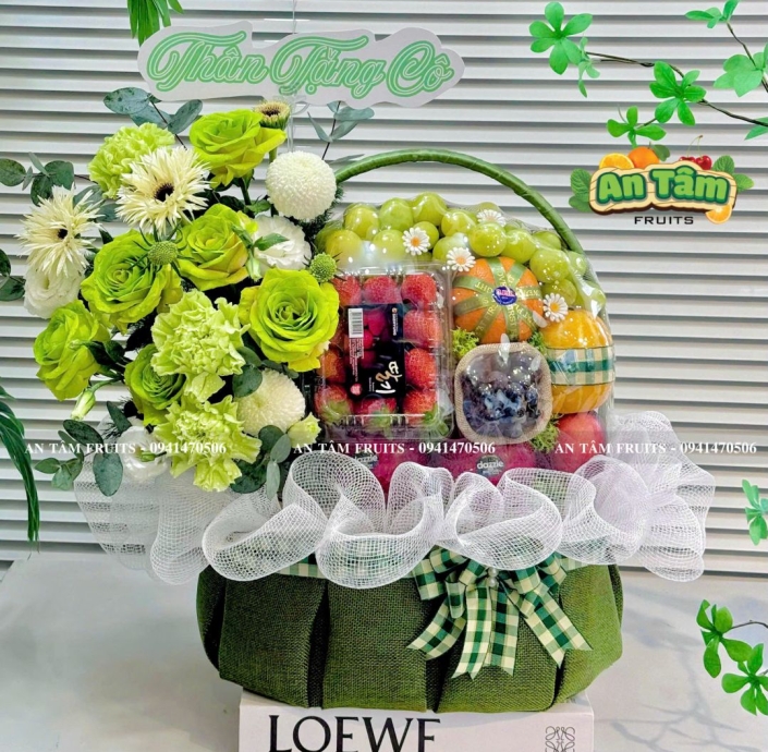 GIỎ TRÁI CÂY PHỐI HOA TẶNG THẦY CÔ 