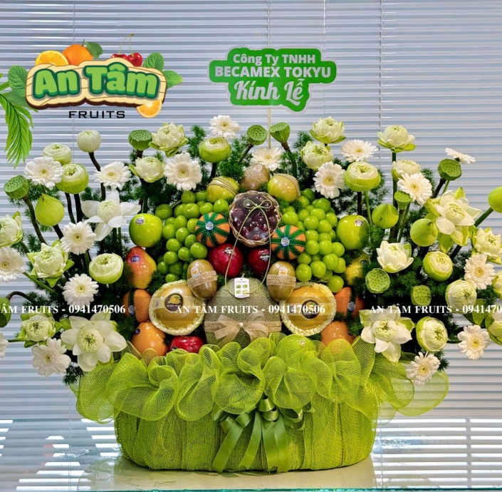 GIỎ TRÁI CÂY PHỐI HOA 2 BÊN KÍNH LỄ CHO SIZE SIÊU TO Ở THỦ ĐỨC
