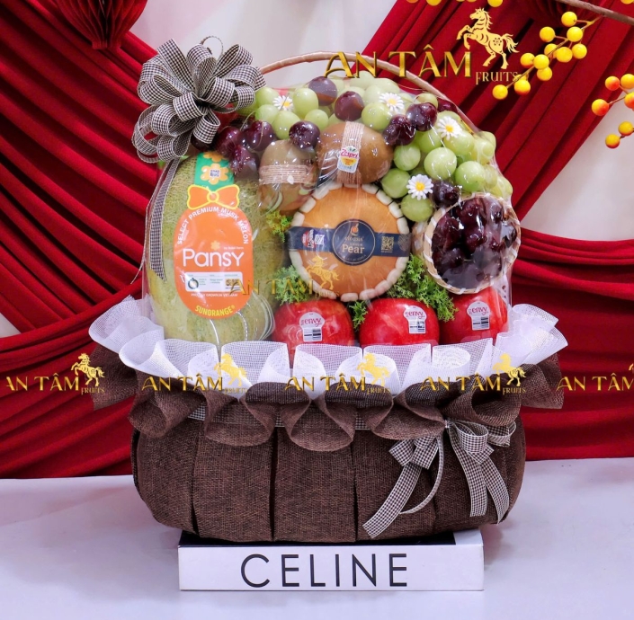 GIỎ TRÁI CÂY TONE NÂU SANG TRỌNG CÓ CHERRY