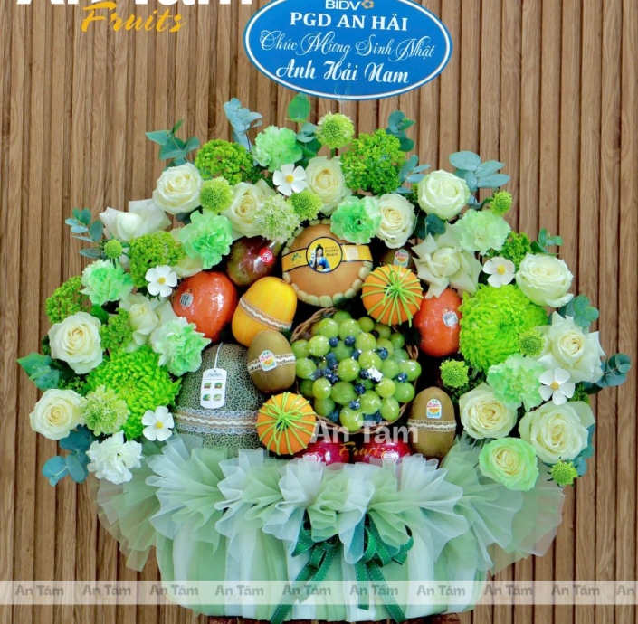 GIỎ TRÁI CÂY PHỐI HOA TONE XANH LÁ 
