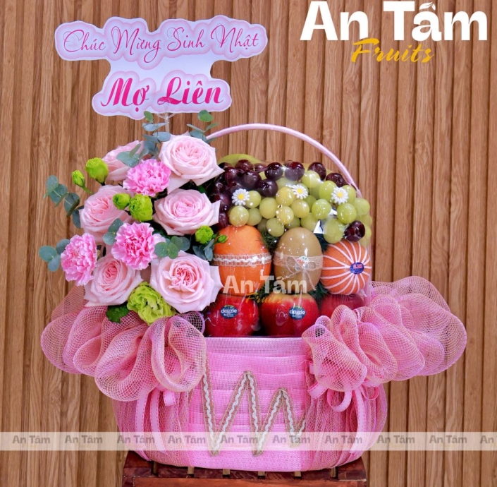 GIỎ TRÁI CÂY TONE HỒNG PHỐI HOA CHÚC MỪNG SINH NHẬT 