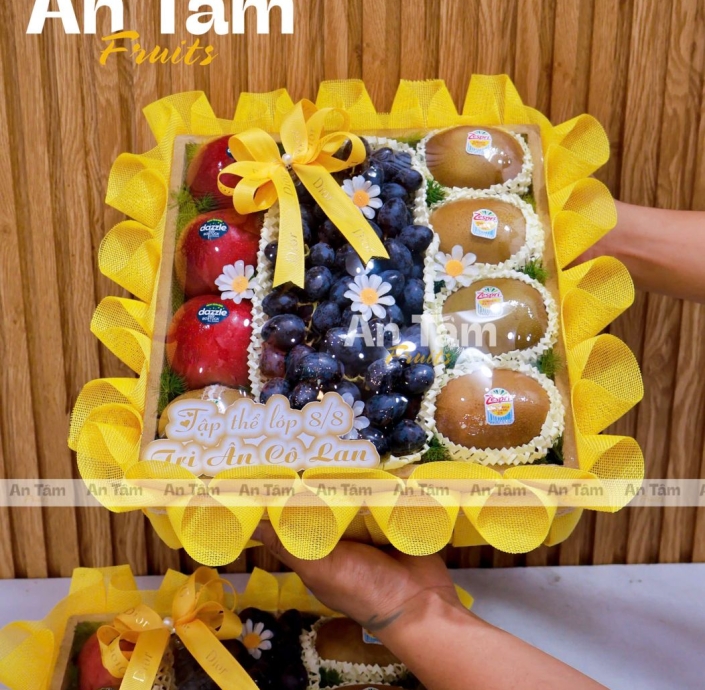 KHAY TRÁI CÂY TONE VÀNG TRI ÂN THẦY CÔ CUỐI NĂM HỌC 