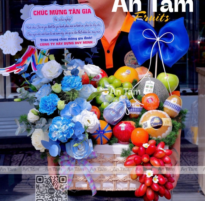 GIỎ TRÁI CÂY PHỐI HOA CHÚC MỪNG TÂN GIA
