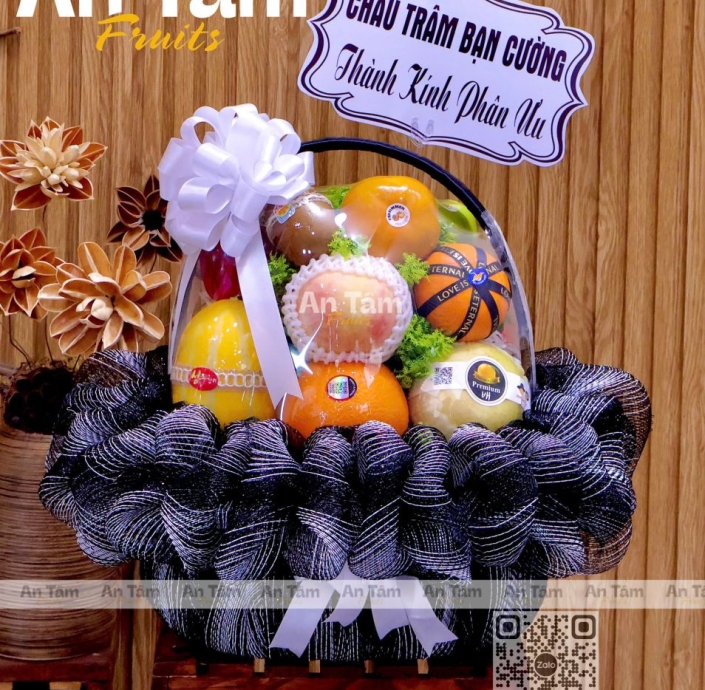 GIỎ TRÁI CÂY KÍNH VIẾNG TONE ĐEN HIỆN ĐẠI MIX TRÁI KHÔNG NHO 