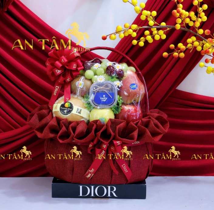 Giỏ quả tone đỏ