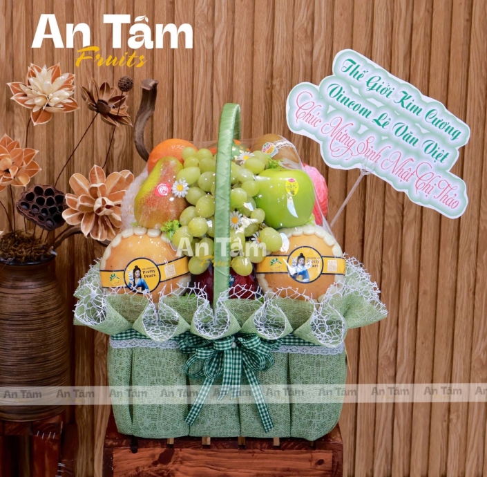 GIỎ TRÁI CÂY FORM VUÔNG HIỆN ĐẠI CHÚC MỪNG SINH NHẬT 