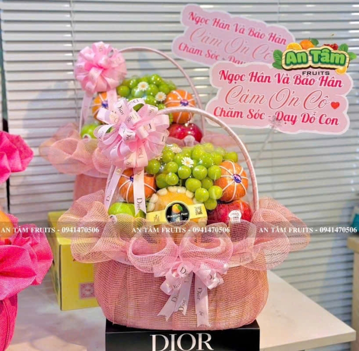 GIỎ TRÁI CÂY TONE HỒNG TRI ÂN CÔ GIÁO NGÀY 20 THÁNG 11