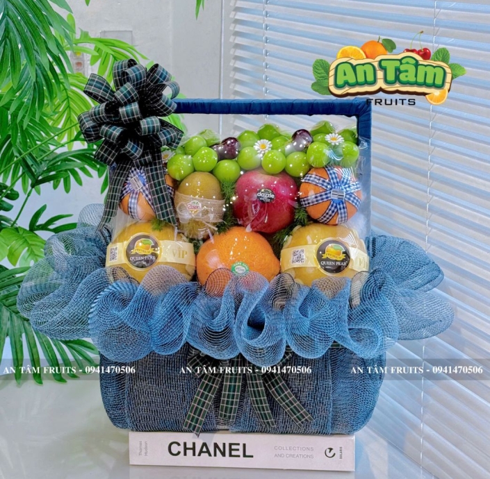 GIỎ TRÁI CÂY TONE XANH DƯƠNG FORM VUÔNG THANH LỊCH