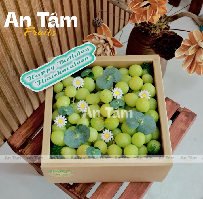 HỘP FULL 2 KG NHO XANH 