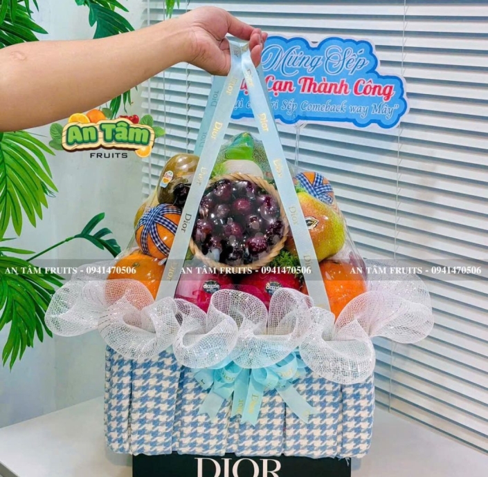 KHAY XÁCH TRÁI CÂY SIÊU TO NẶNG CHÚC MỪNG SINH NHẬT