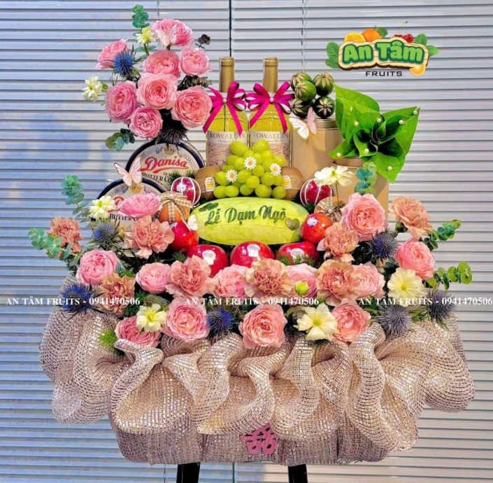 KHAY TRÁI CÂY DẠM NGÕ RƯỢU Ý 