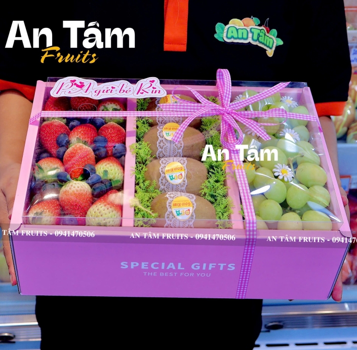 Hộp quà trái cây combo 3 loại dâu , nho, kiwi 