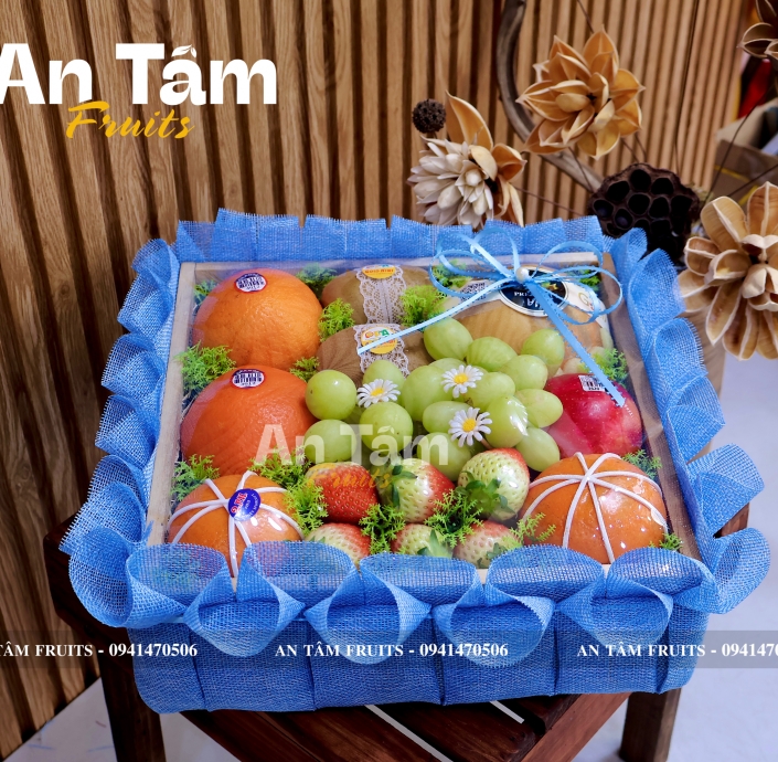 Khay trái cây mix nhiều loại tone xanh tươi mát