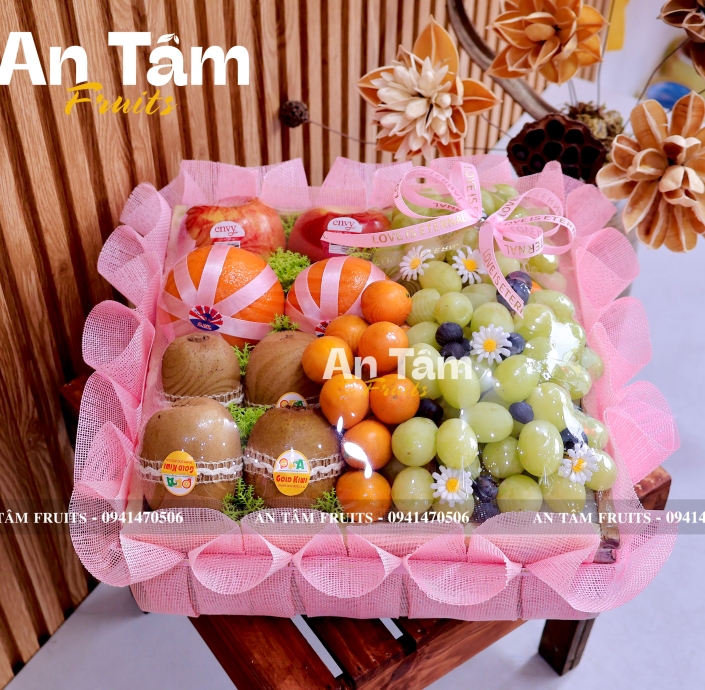 Khay trái cây mix nhiều loại tone xanh tươi mát