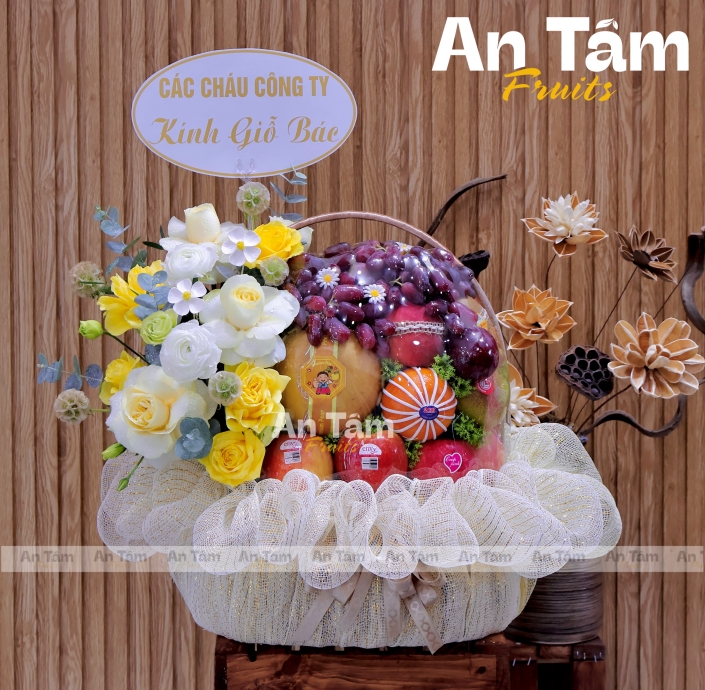 Giỏ trái cây phối hoa kính giỗ 