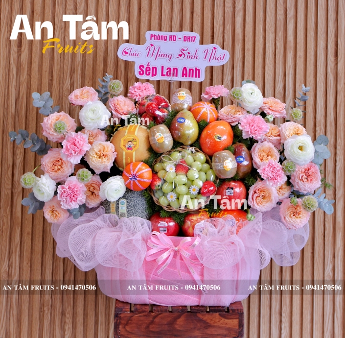 Giỏ trái cây hoa hiện đại chúc mừng sinh nhật sếp