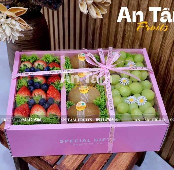 Hộp quà trái cây combo 3 loại dâu , nho, kiwi 