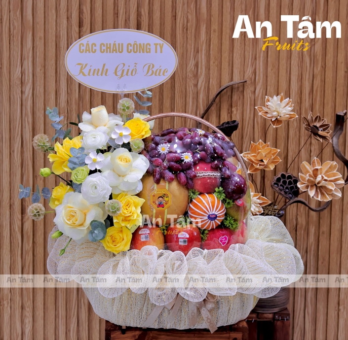 Giỏ trái cây phối hoa kính giỗ 