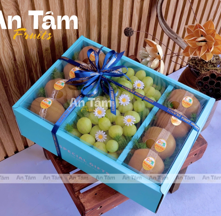 HỘP TRÁI CÂY MIX KIWI VÀ NHO XANH 