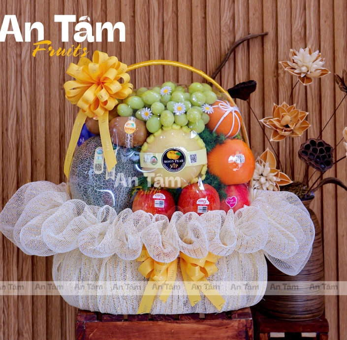 GIỎ TRÁI CÂY TẶNG SINH NHẬT TONE MÀU SANG TRỌNG