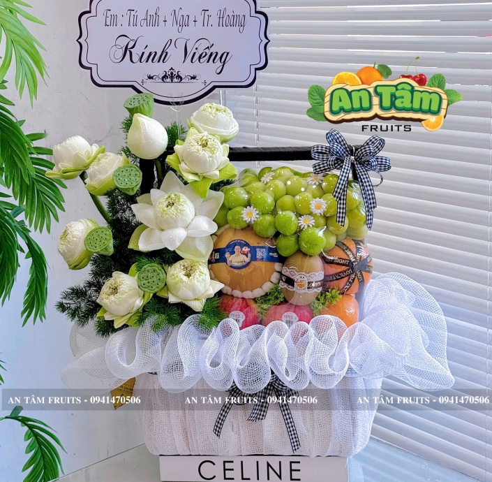 GIỎ TRÁI CÂY PHỐI HOA SEN KÍNH VIẾNG