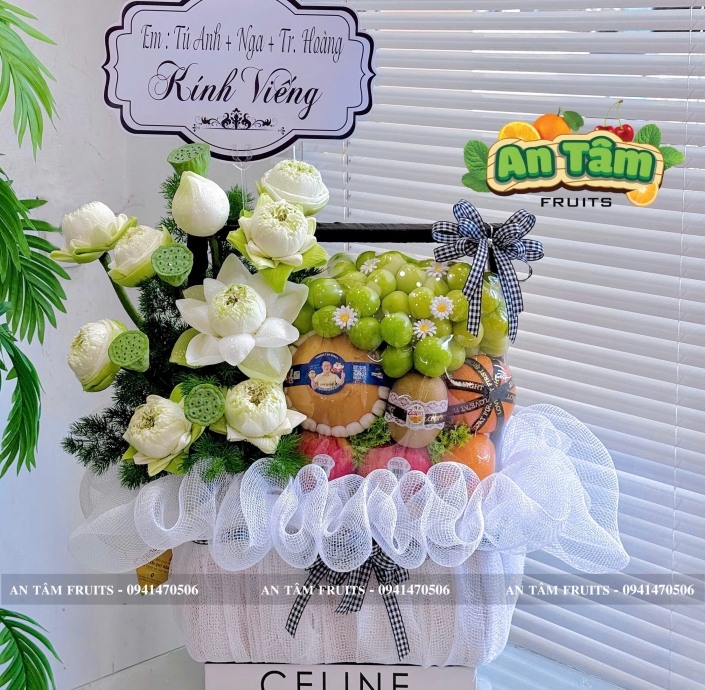 GIỎ TRÁI CÂY PHỐI HOA SEN KÍNH VIẾNG