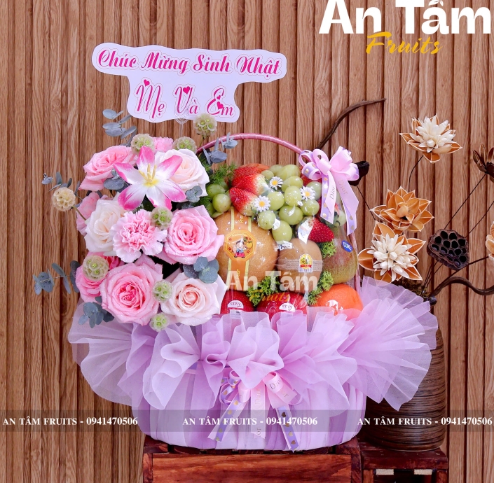 GIỎ TRÁI CÂY PHỐI HOA KIỂU TIỂU THU