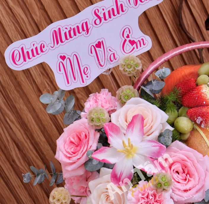 GIỎ TRÁI CÂY PHỐI HOA KIỂU TIỂU THU