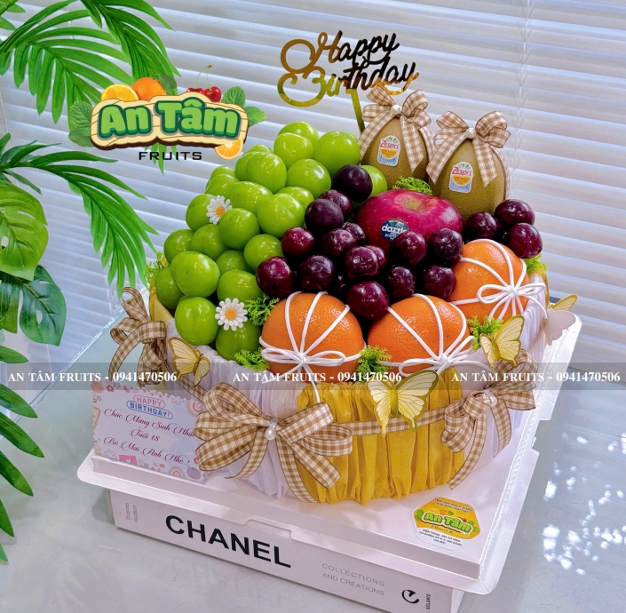 BÁNH KEM TRÁI CÂY TONE VÀNG SIZE LỚN