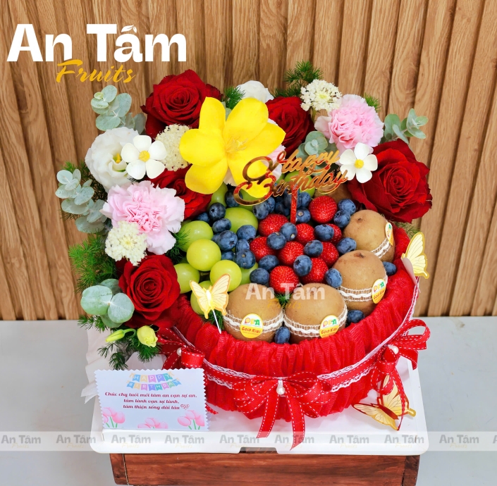 BÁNH KEM TRÁI CÂY TONE ĐỎ SANG TRỌNG