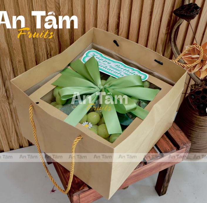 HỘP FULL 2 KG NHO XANH 