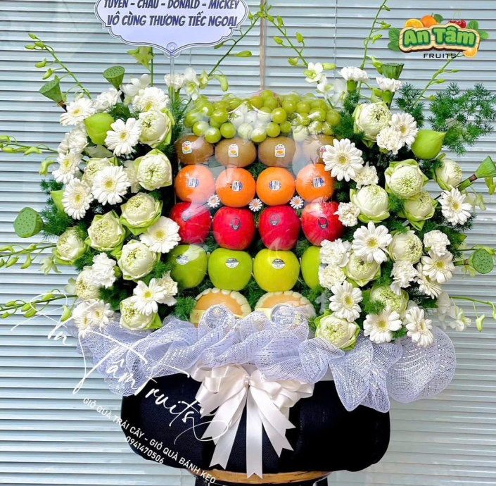GIỎ TRÁI CÂY FULL TRÁI 2 MẶT SIÊU TO MIX HOA 2 BÊN KÍNH VIẾNG
