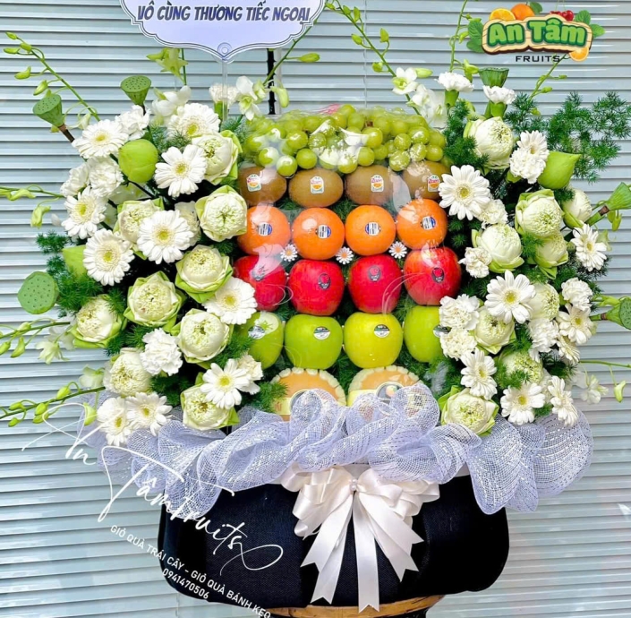 GIỎ TRÁI CÂY FULL TRÁI 2 MẶT SIÊU TO MIX HOA 2 BÊN KÍNH VIẾNG