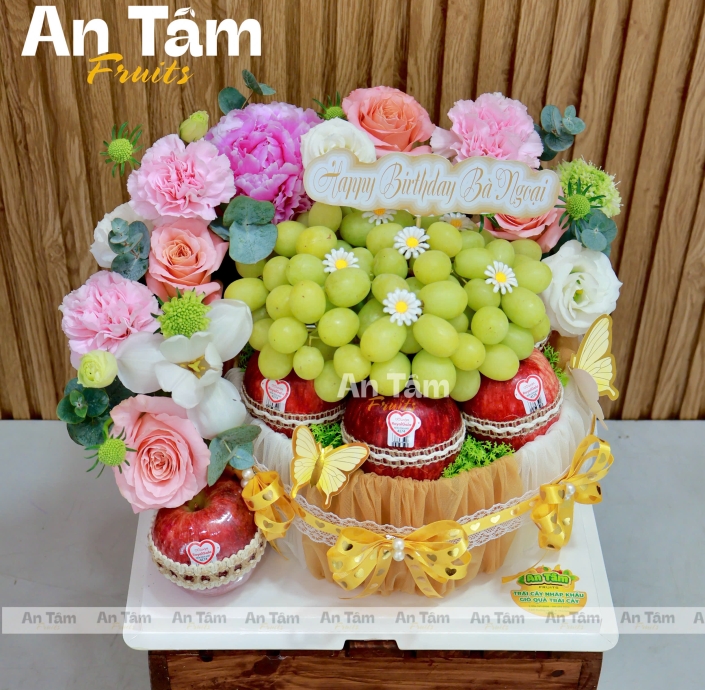 BÁNH KEM TRÁI CÂY PHỐI HOA TONE VÀNG CAO CẤP 