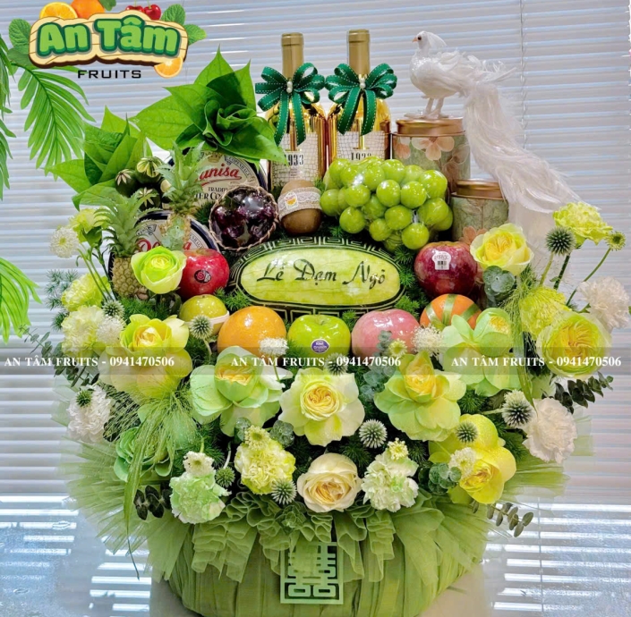 GIỎ TRÁI CÂY DẠM NGÕ TONE XANH LÁ 