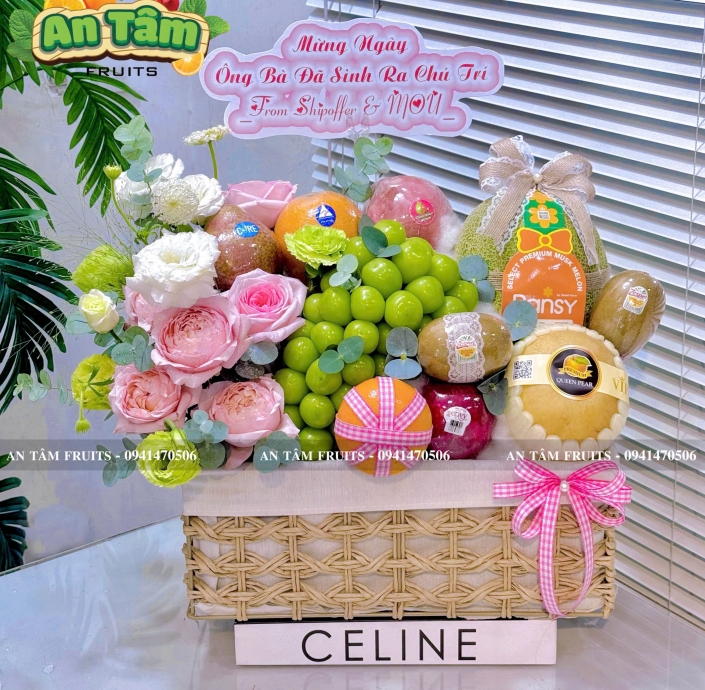 KHAY TRÁI CÂY MIX HOA 1 BÊN SIÊU XINH 
