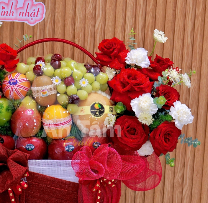 GIỎ TRÁI CÂY TONE ĐỎ PHỐI HOA CHÚC MỪNG SINH NHẬT SANG TRỌNG