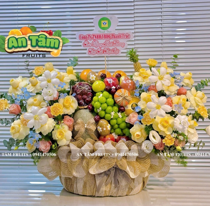 GIỎ TRÁI CÂY PHỐI HOA HIỆN ĐẠI CHÚC MỪNG SANG TRỌNG