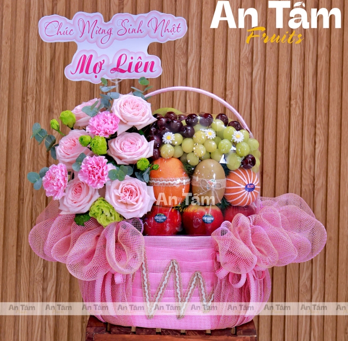 GIỎ TRÁI CÂY TONE HỒNG PHỐI HOA CHÚC MỪNG SINH NHẬT 