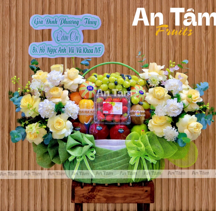 GIỎ TRÁI CÂY PHỐI HOA CẢM ƠN BÁC SĨ VÀ ĐỘI NGŨ Y TÁ
