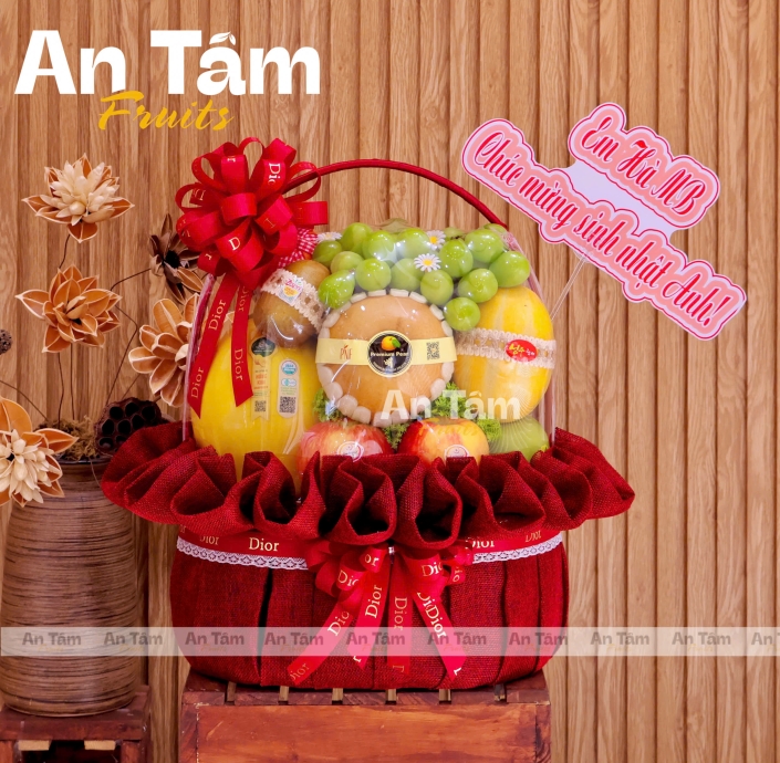 GIỎ TRÁI CÂY TONE ĐỎ SANG TRỌNG CHÚC MỪNG SINH NHẬT RỰC RỠ