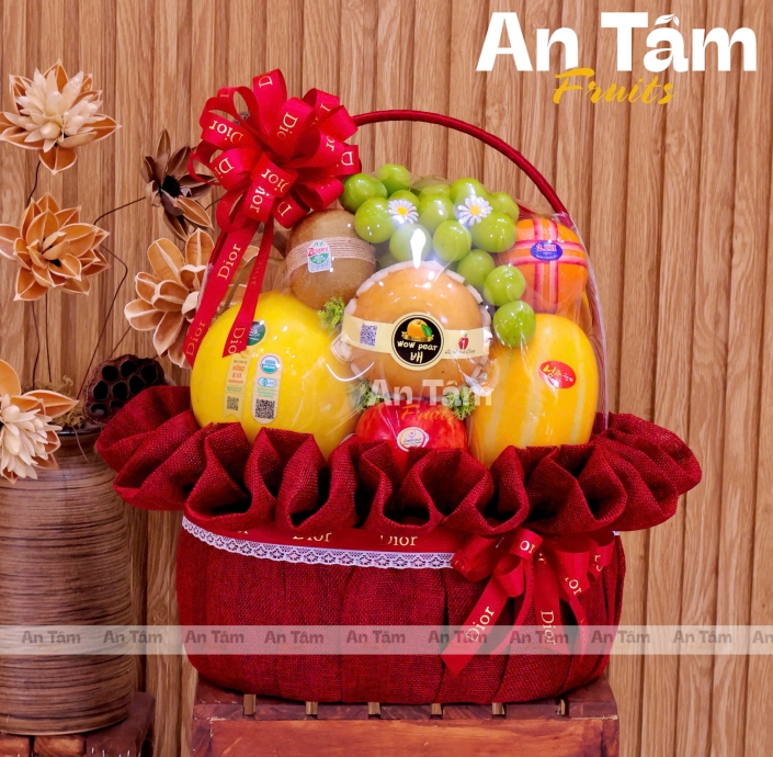 GIỎ TRÁI CÂY TONE ĐỎ SANG TRỌNG CHÚC MỪNG SINH NHẬT RỰC RỠ