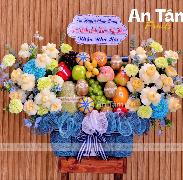 GIỎ TRÁI CÂY PHỐI HOA 2 BÊN CHÚC MỪNG NHẬN NHÀ MỚI