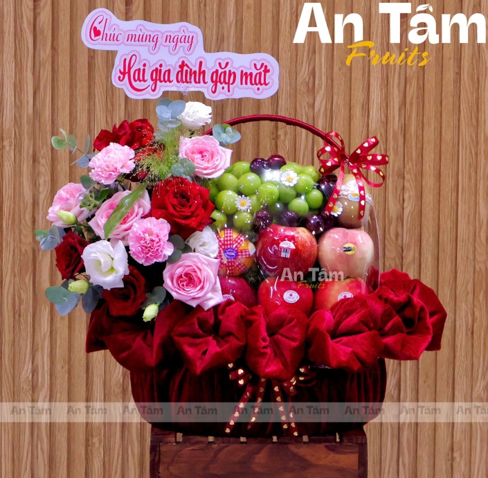 GIỎ TRÁI CÂY PHỐI HOA TONE ĐỎ NHUNG CAO CẤP 
